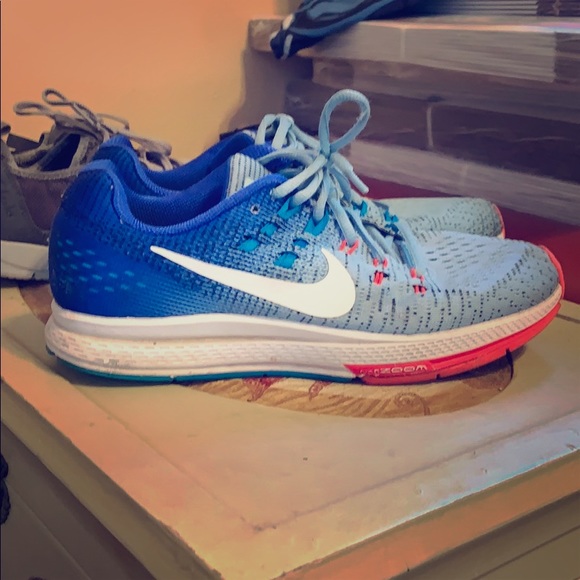 Nike Shoes - Nike Zoom